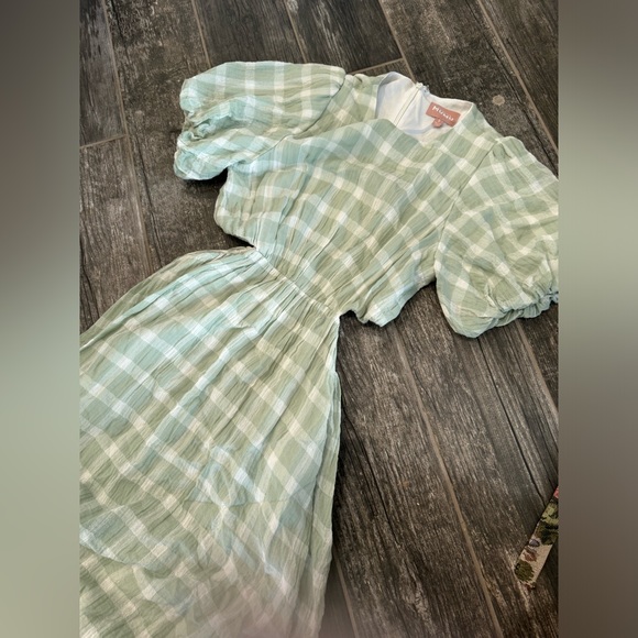 Show me your mumu maxi dress - size small- worn once - Picture 2 of 3